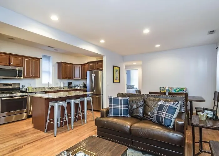 Lincoln Park Living - 2
