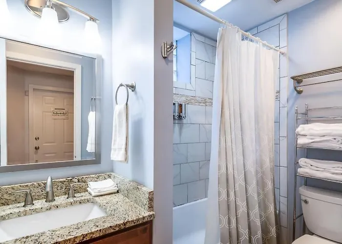 Lincoln Park Living - 2